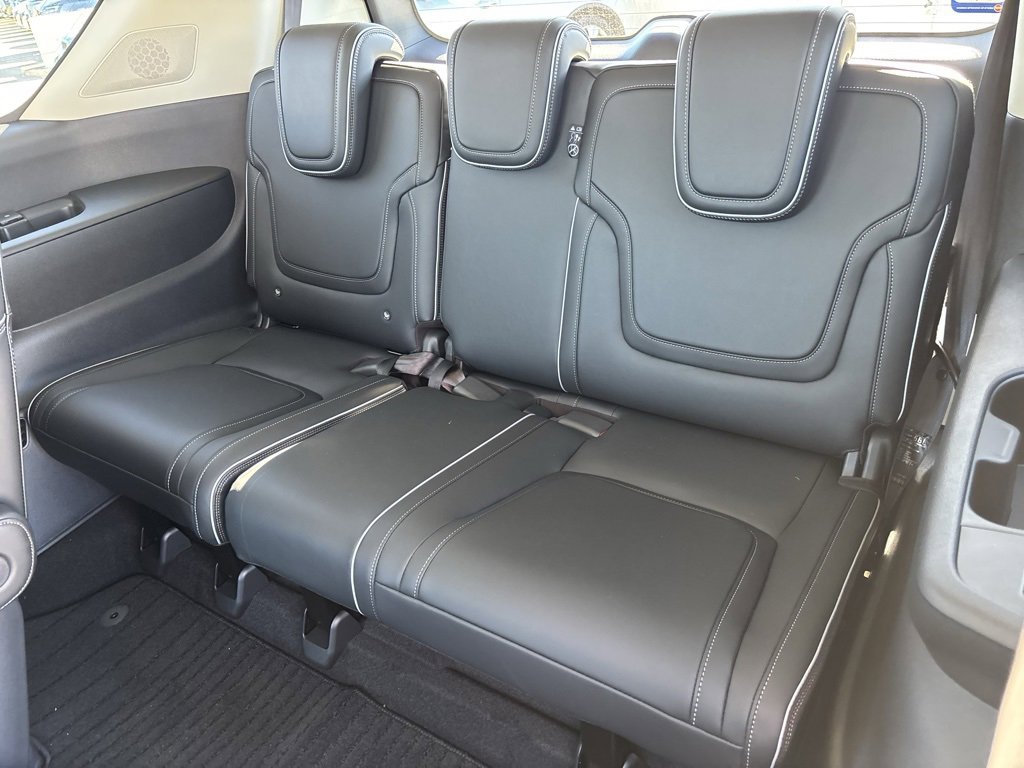 New 2026 INFINITI QX80 Luxe image 17