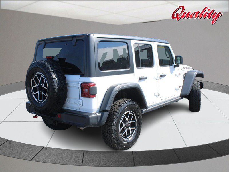 Used 2024 Jeep Wrangler Unlimited Rubicon AWD/4WD image 3