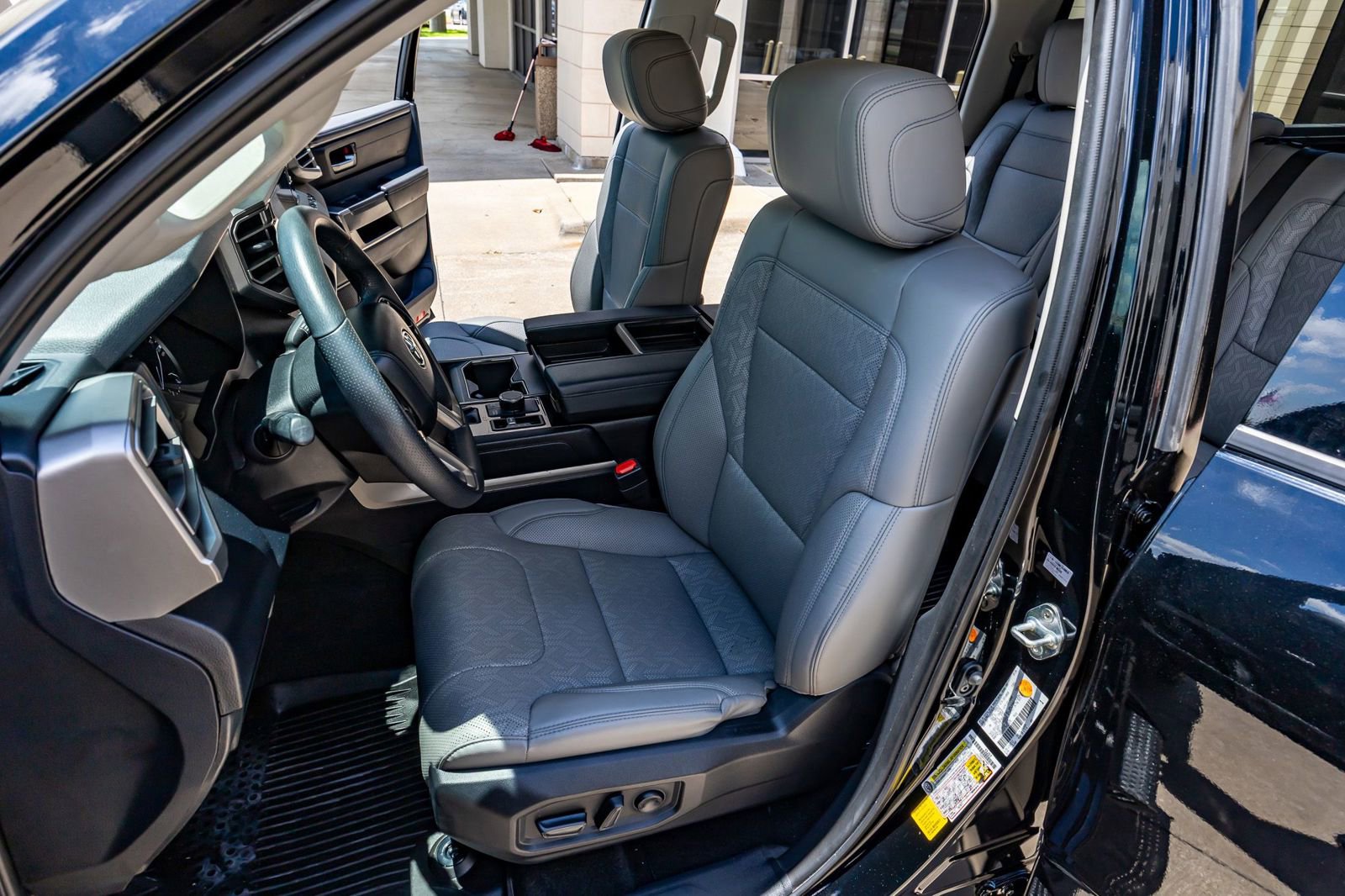 Used 2024 Toyota Tundra SR5 w/ SR5 Premium Package AWD/4WD image 29