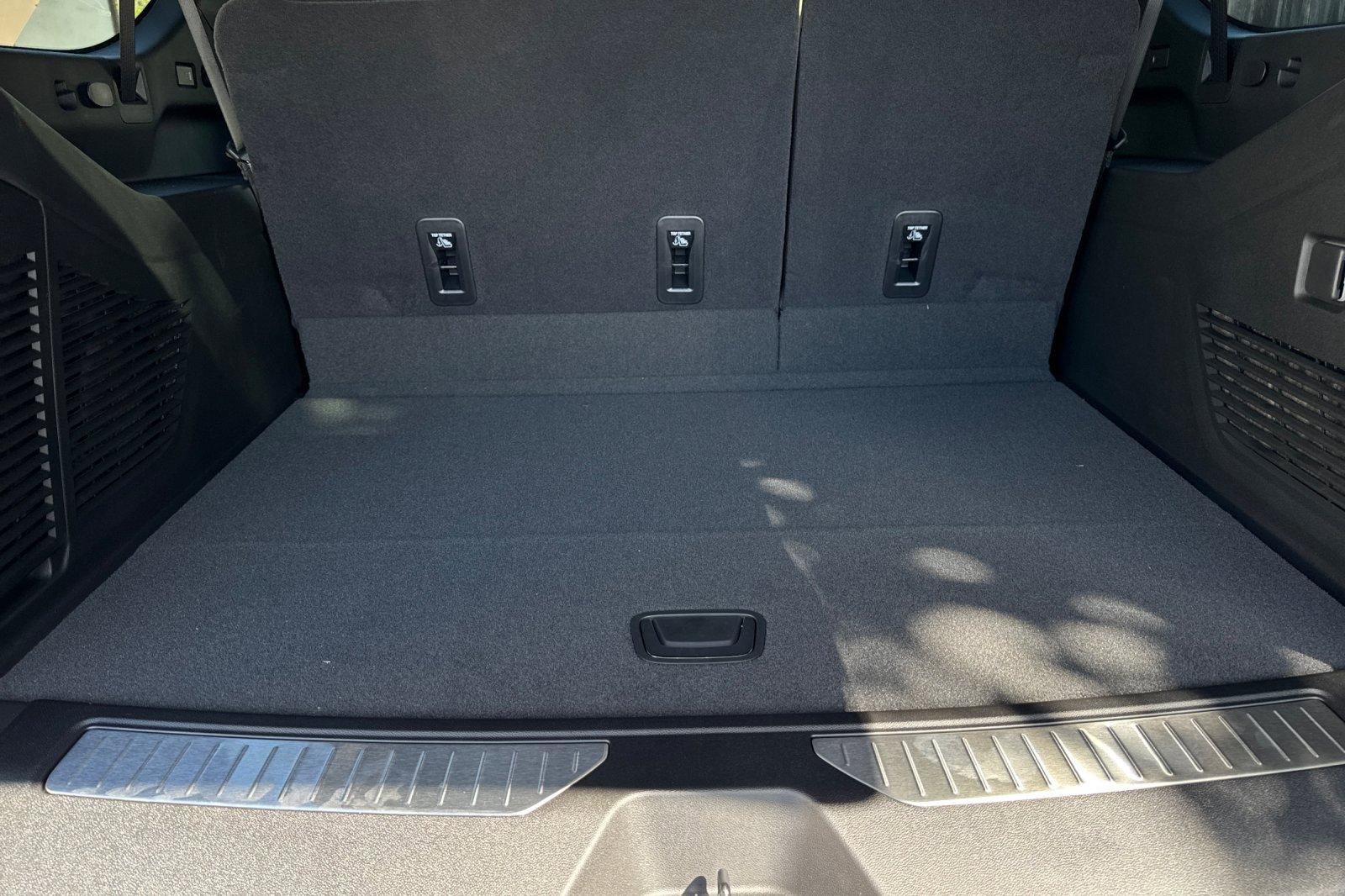 New 2025 Chevrolet Suburban High Country image 21