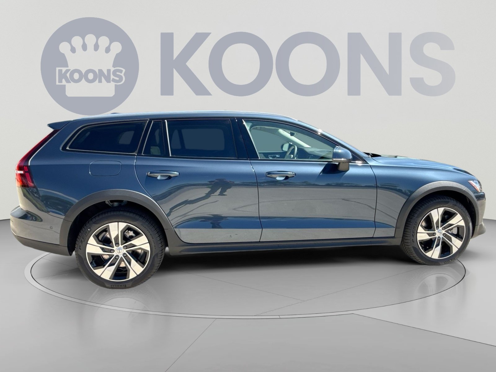 New 2026 Volvo V60 B5 Cross Country Plus w/ Climate Package AWD/4WD image 8