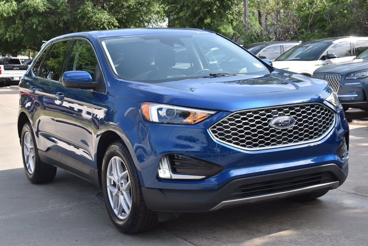 Used 2023 Ford Edge SEL w/ Convenience Package image 4
