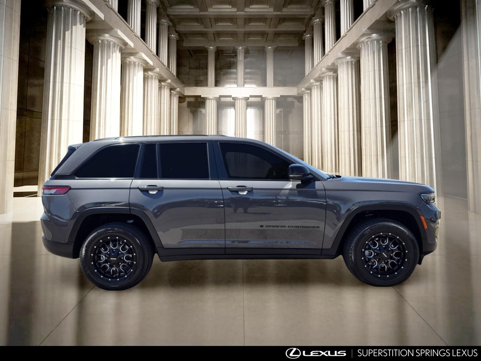 Used 2025 Jeep Grand Cherokee Altitude AWD/4WD image 3