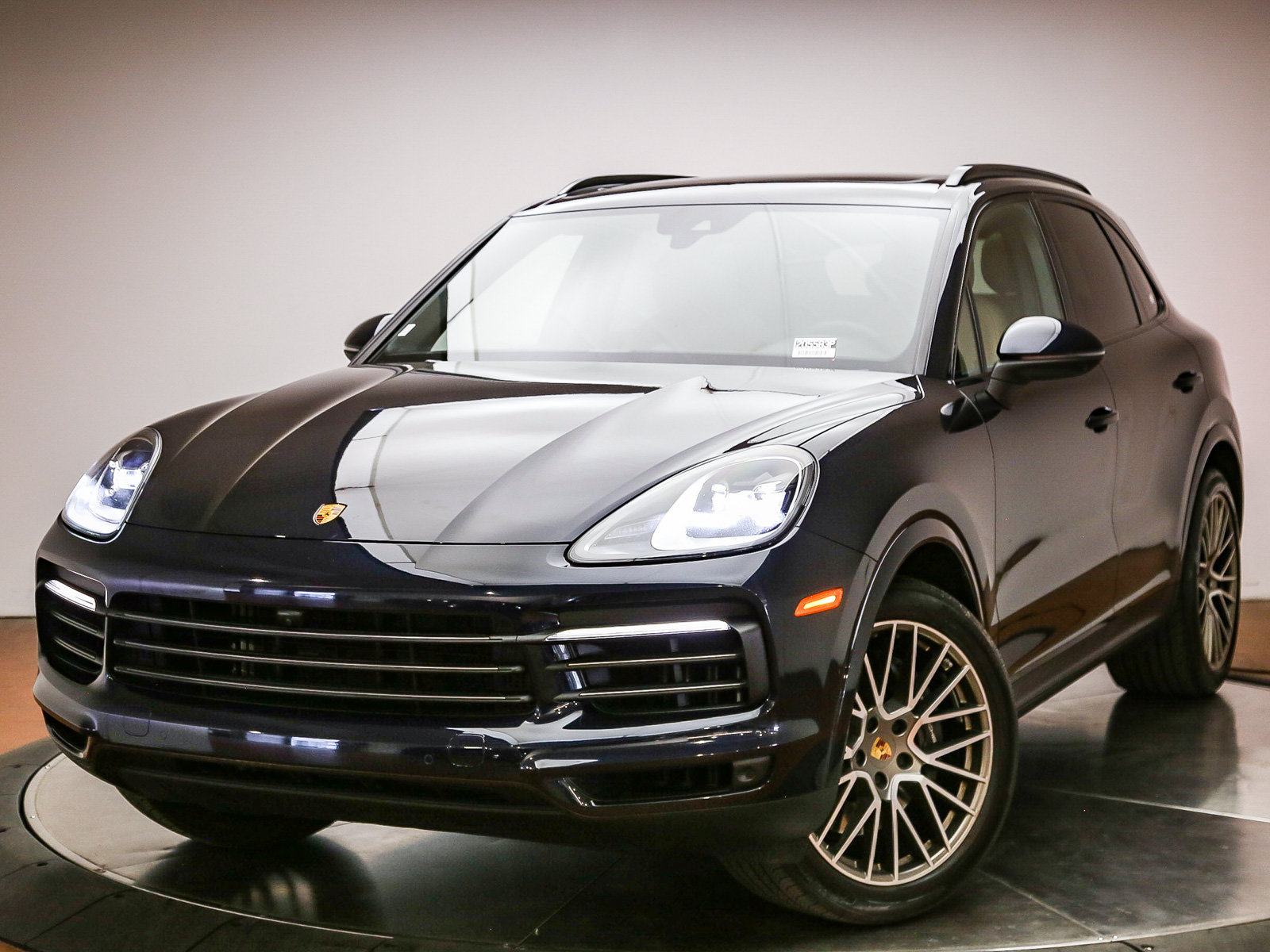 Certified 2023 Porsche Cayenne AWD/4WD image 1