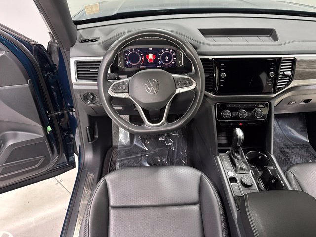 Used 2023 Volkswagen Atlas Cross Sport SE AWD/4WD image 15