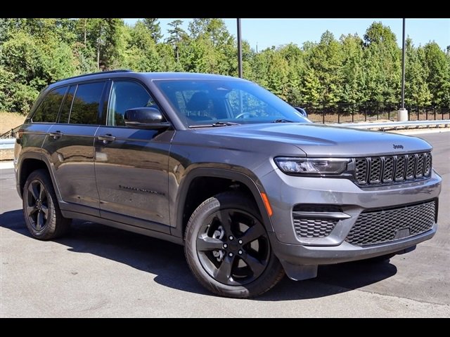 Used 2022 Jeep Grand Cherokee Altitude