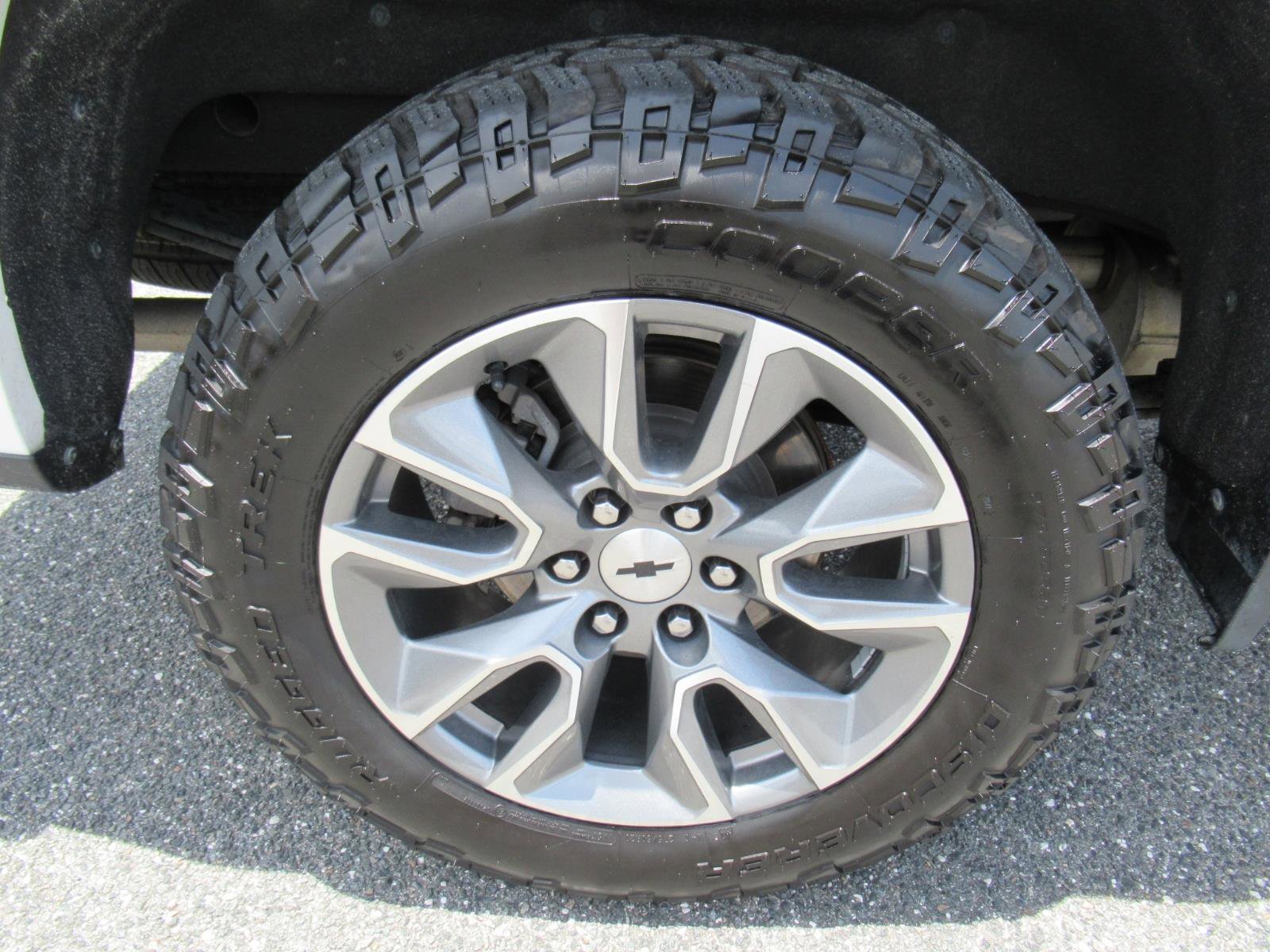 Used 2021 Chevrolet Silverado 1500 LT AWD/4WD image 11