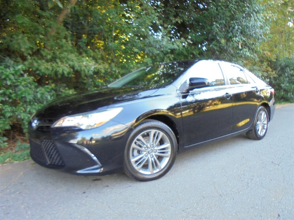 Used 2017 Toyota Camry SE