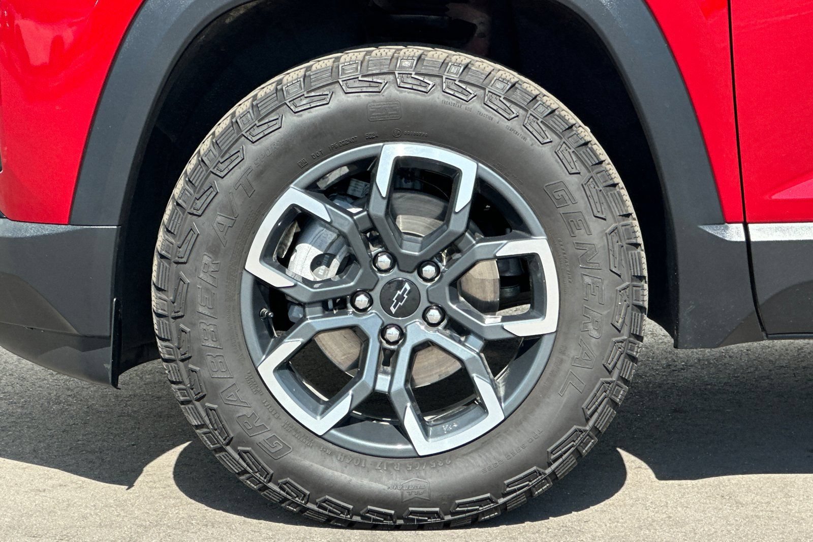 Used 2025 Chevrolet Equinox ACTIV FWD image 37