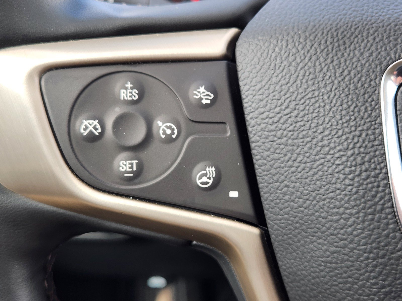 Used 2024 GMC Terrain Denali w/ Denali Premium Package AWD/4WD image 24