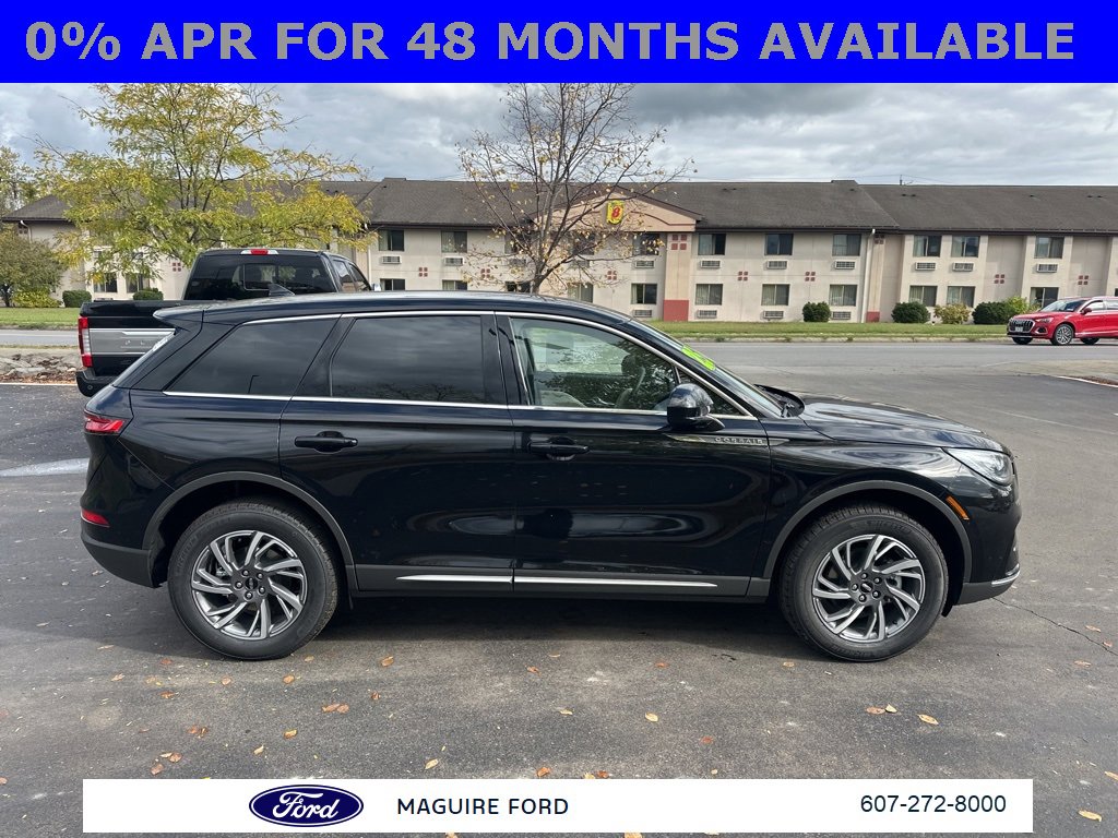 New 2025 Lincoln Corsair AWD image 4