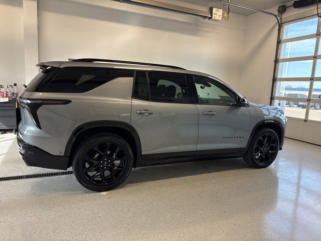 Used 2024 Chevrolet Traverse RS image 11