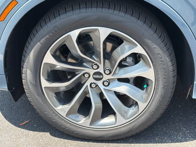 New 2026 Lincoln Aviator 2WD w/ Jet Appearance Package image 11