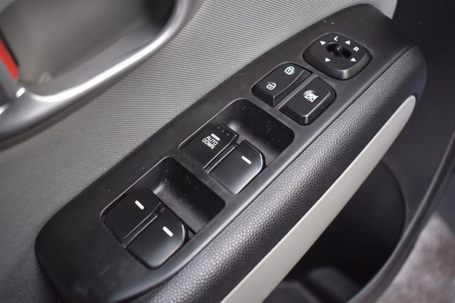 Used 2015 Kia Soul image 19