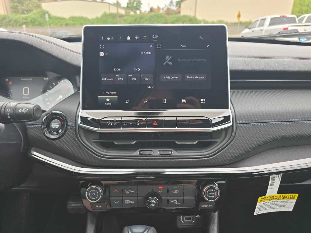 New 2026 Jeep Compass Latitude AWD/4WD image 12