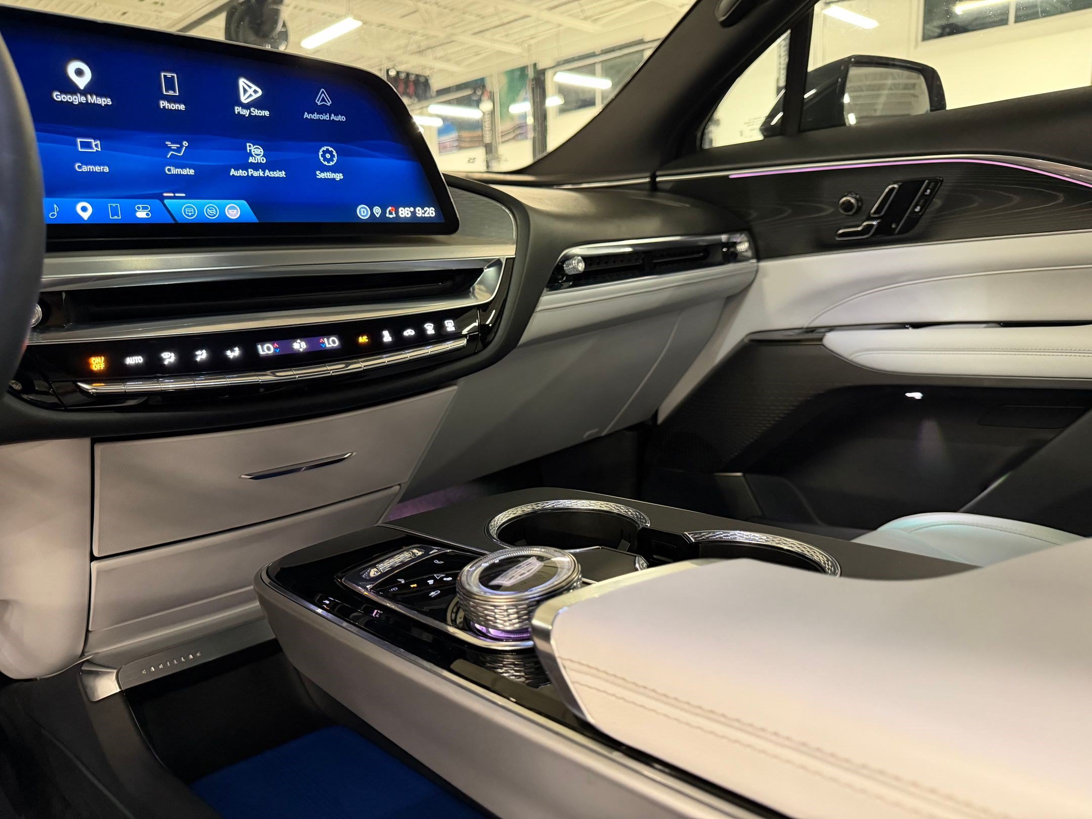 Certified 2024 Cadillac Lyriq Luxury RWD image 39