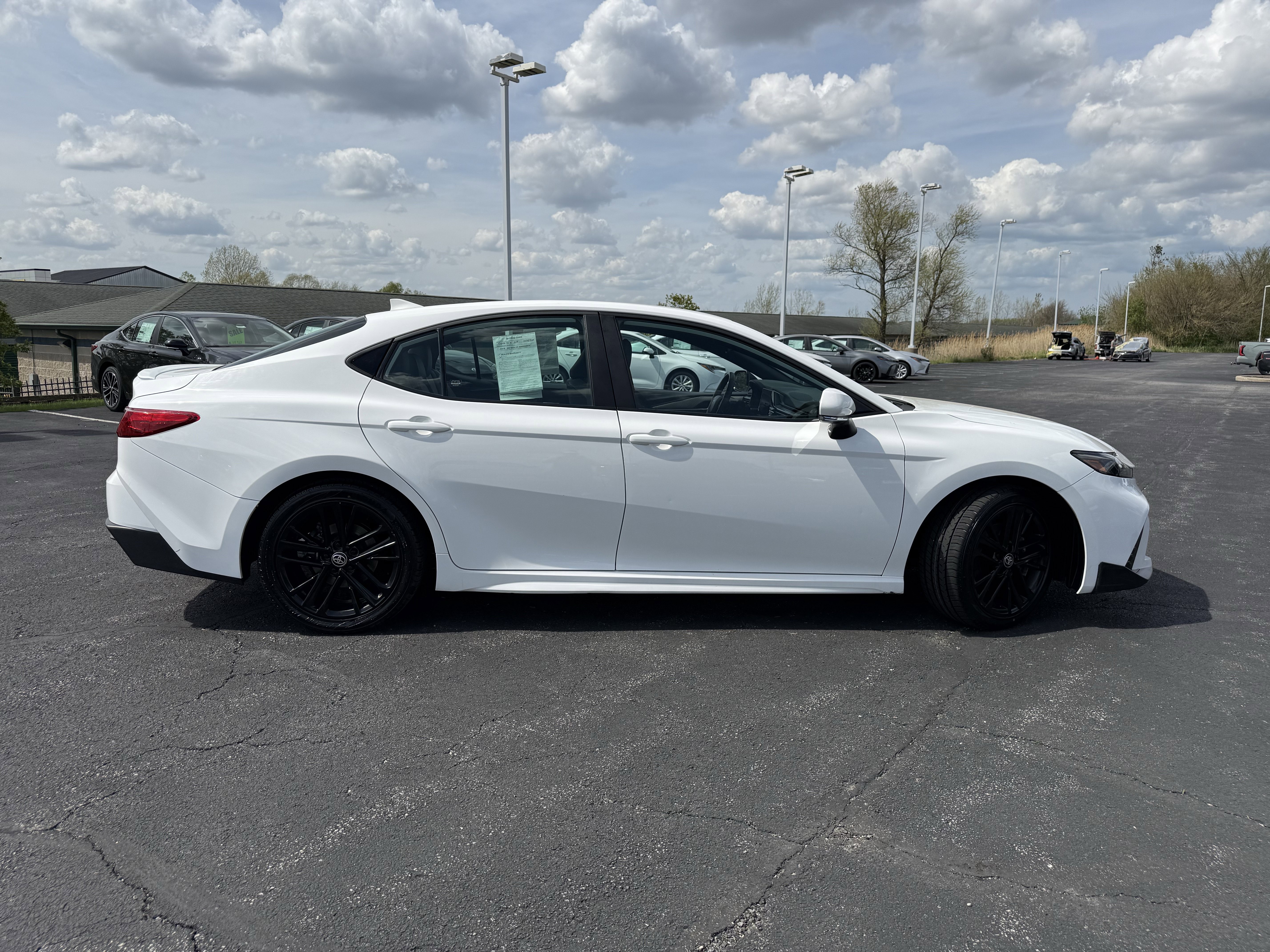 Used 2025 Toyota Camry SE FWD image 10