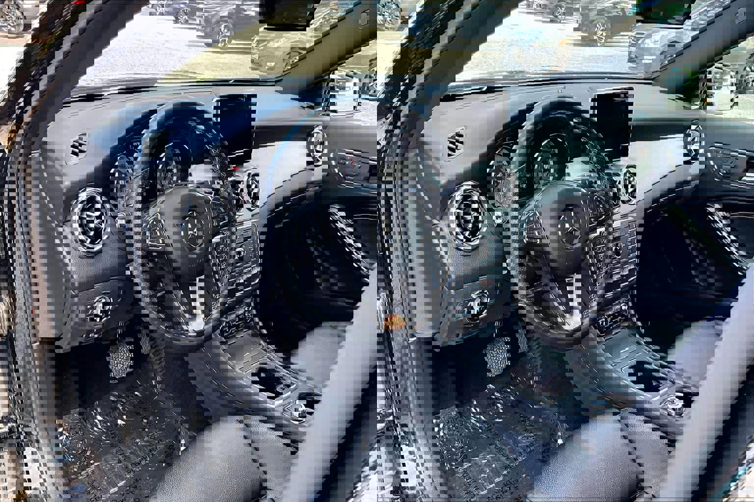 Used 2017 Mercedes-Benz GLA 250 4MATIC image 18