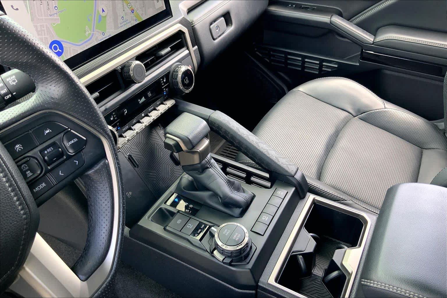 Used 2025 Toyota 4Runner Limited AWD/4WD image 16