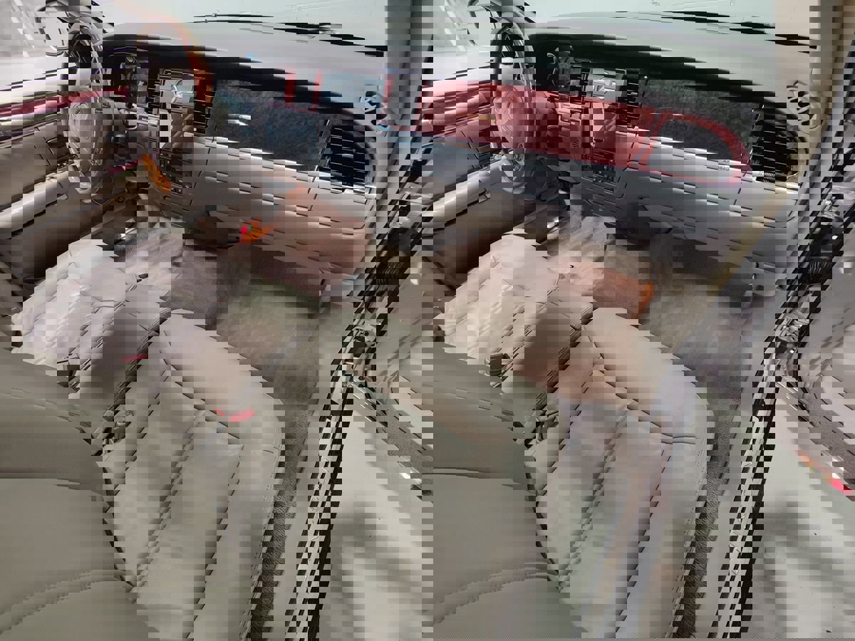 Used 2004 Lincoln Town Car Ultimate image 12