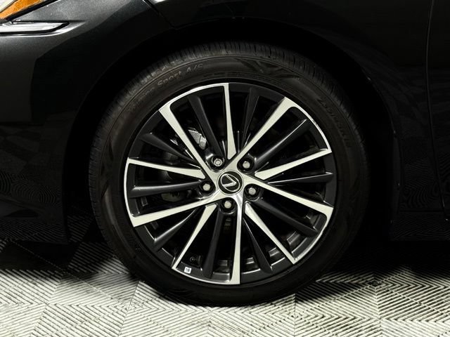 Used 2025 Lexus ES 300h w/ Premium Package FWD image 14