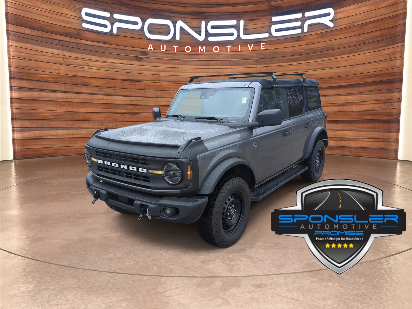 Used 2022 Ford Bronco Black Diamond image 1