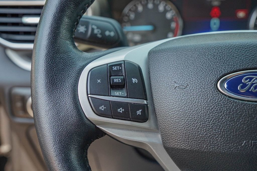 Used 2023 Ford Explorer XLT w/ Equipment Group 202A image 18