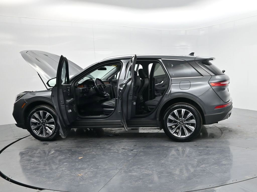 Used 2022 Lincoln Corsair Reserve image 70