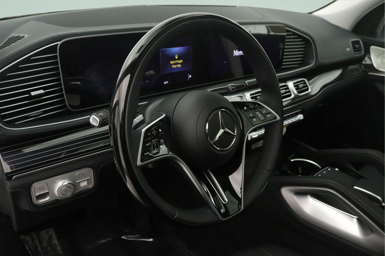 New 2026 Mercedes-Benz GLS 450 4MATIC image 4