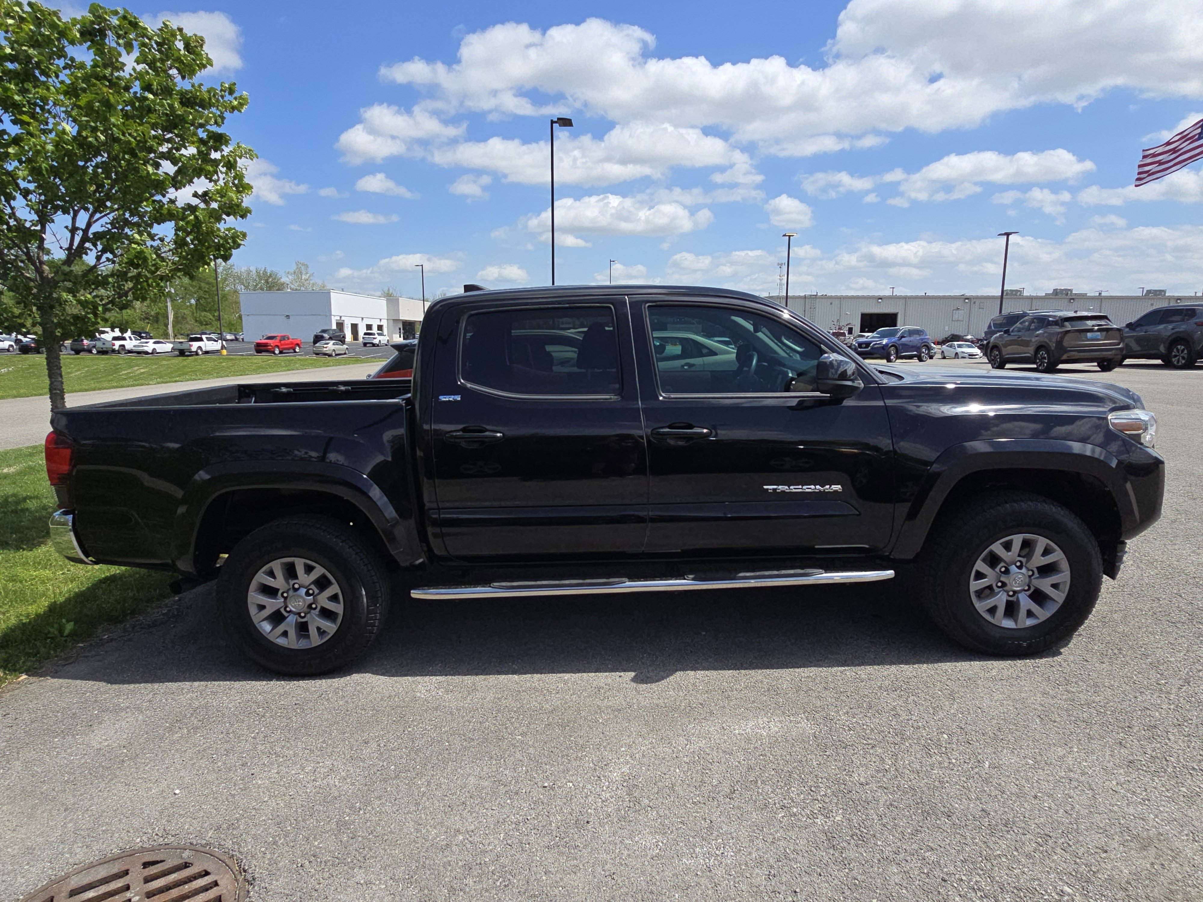 Used 2019 Toyota Tacoma SR5 image 2