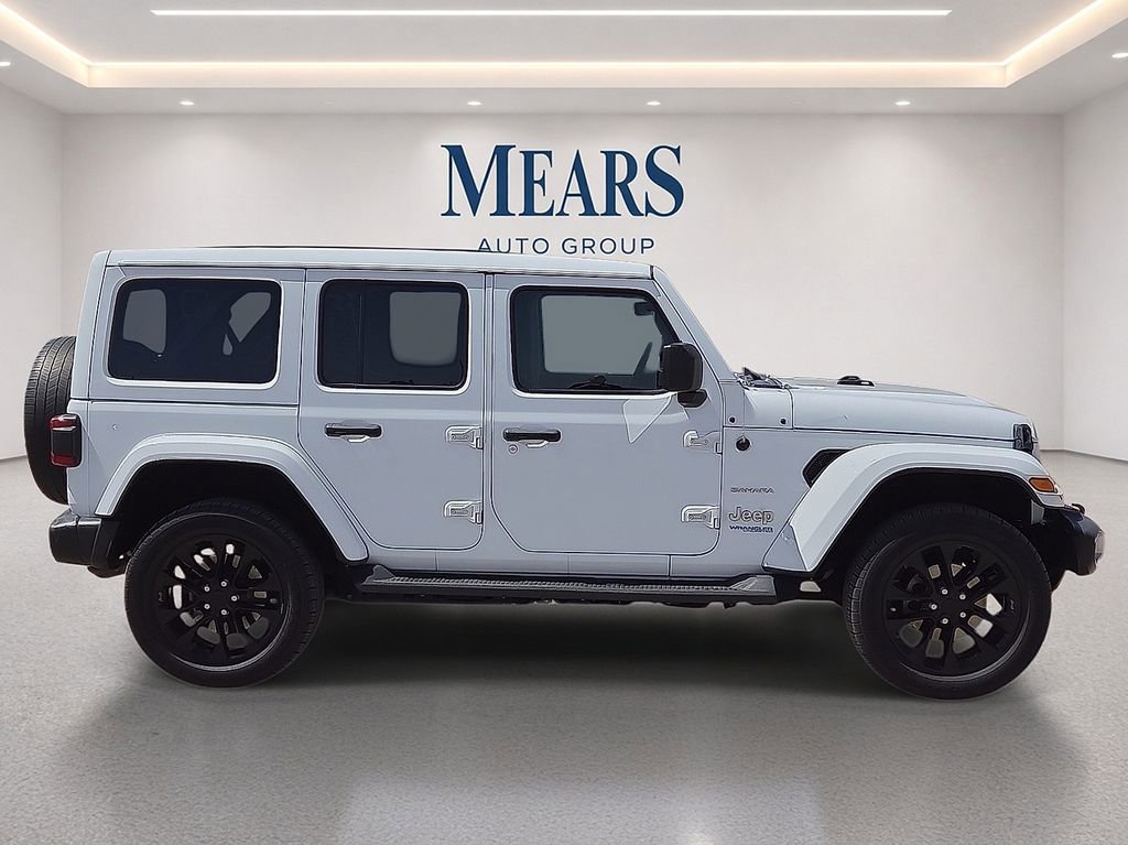 Used 2021 Jeep Wrangler Unlimited Sahara w/ Cold Weather Group AWD/4WD image 6