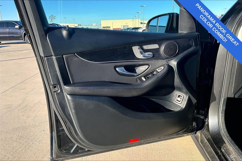 Used 2020 Mercedes-Benz GLC 300 4MATIC image 23