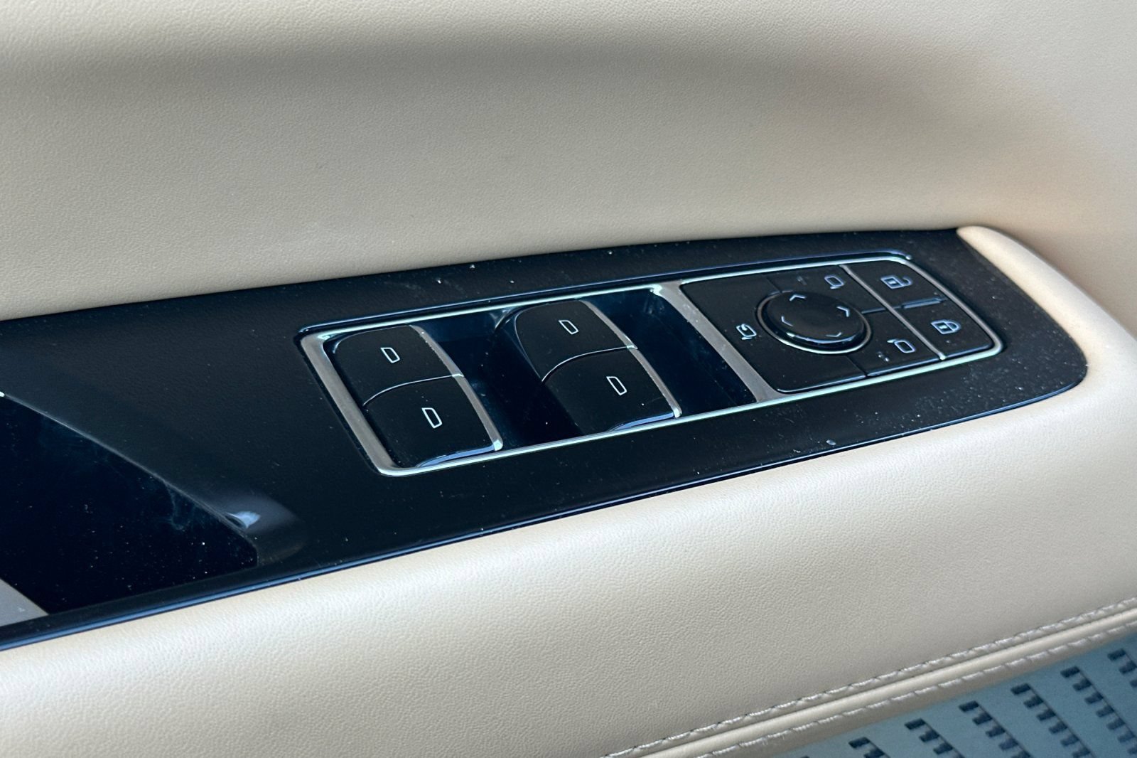 Certified 2026 Cadillac Escalade IQ Sport 2 AWD/4WD image 12