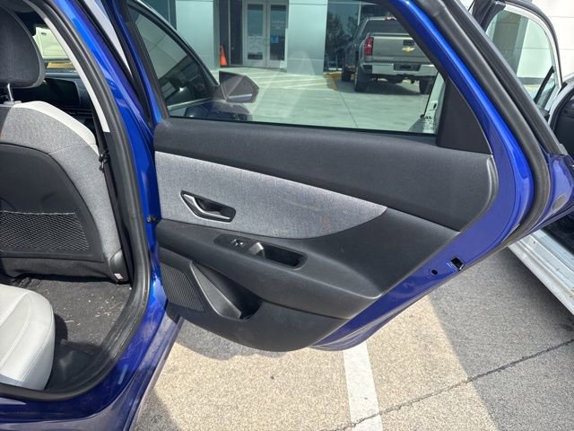 Used 2024 Hyundai Elantra Limited image 30