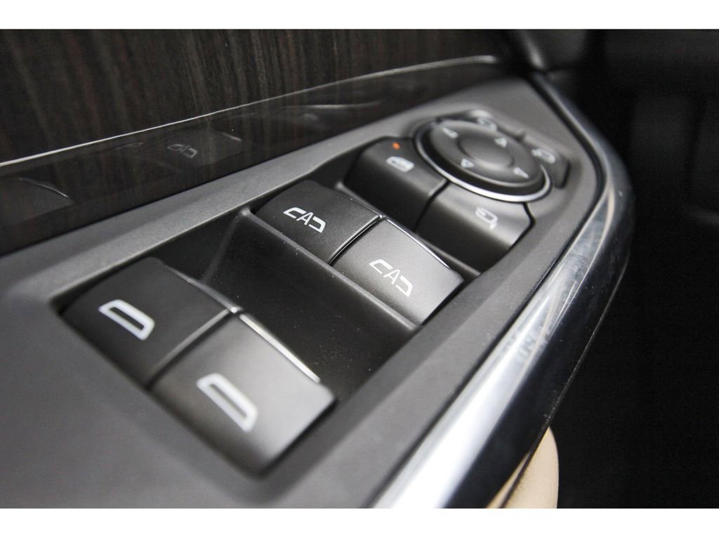 Certified 2024 Cadillac XT4 Premium Luxury w/ Technology Package image 19