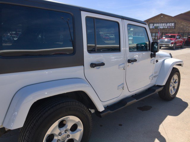 Used 2014 Jeep Wrangler Unlimited Sahara w/ Connectivity Group AWD/4WD image 9