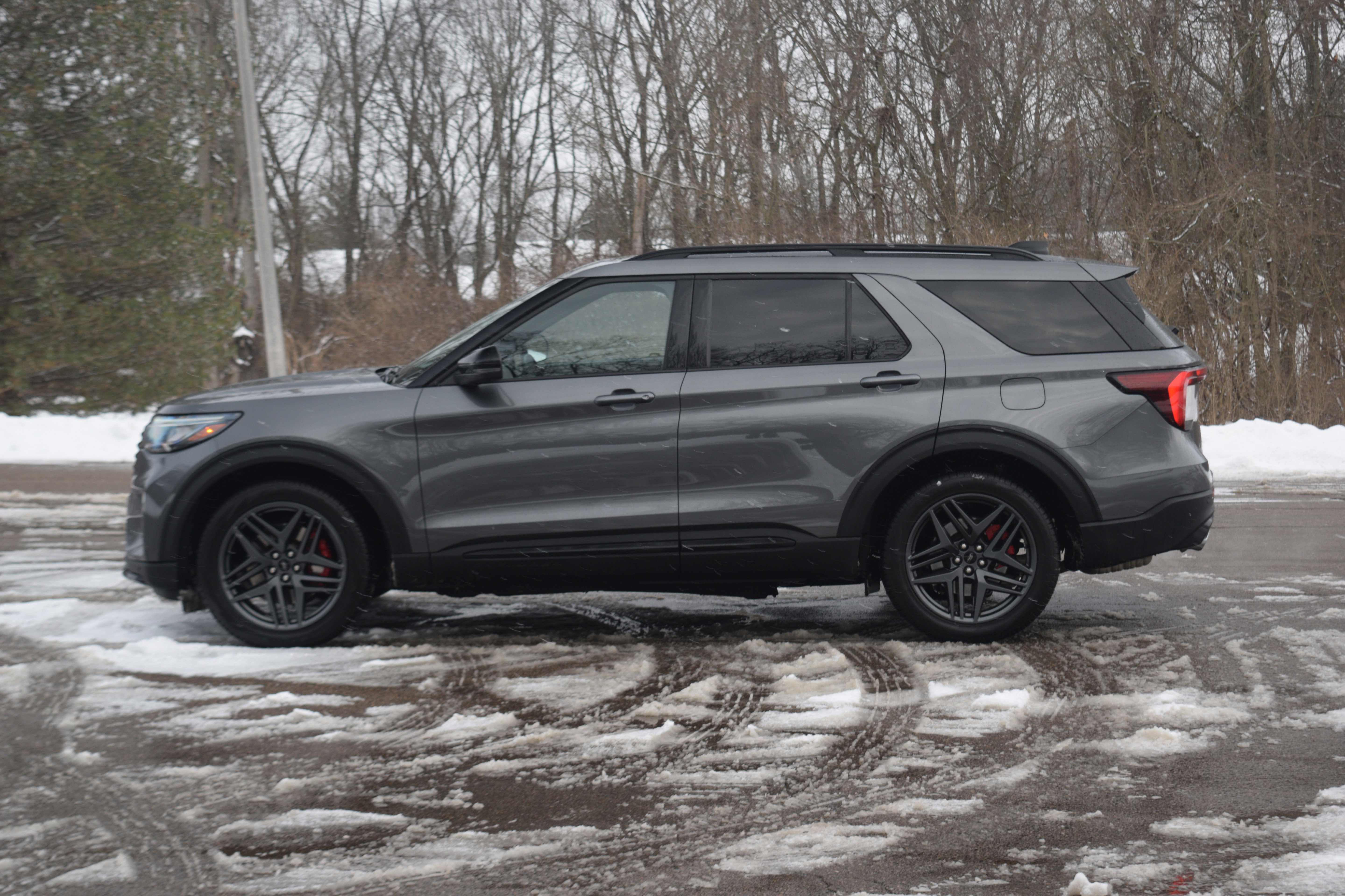 Used 2025 Ford Explorer ST image 24