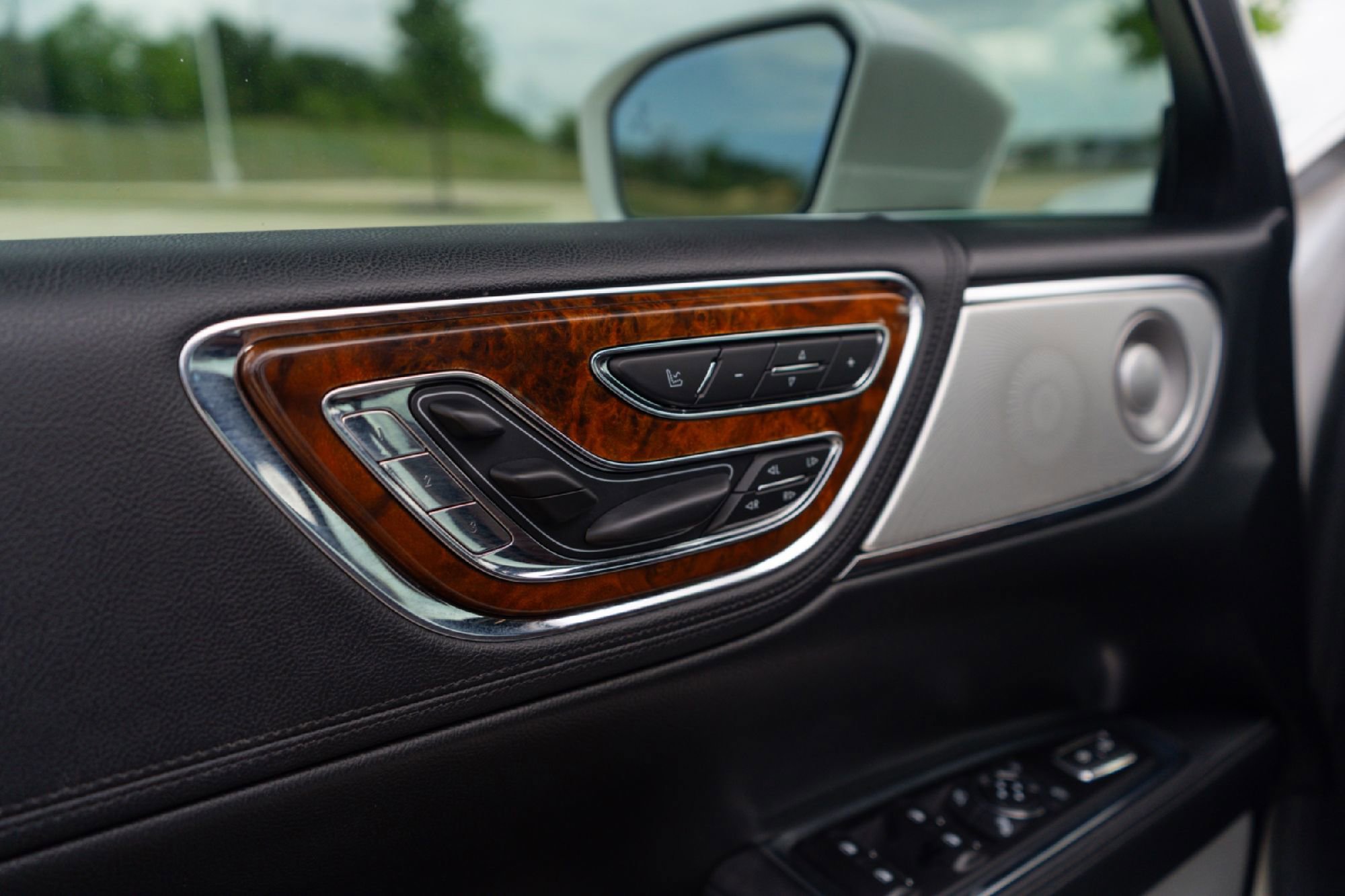 Used 2018 Lincoln Continental Reserve image 19