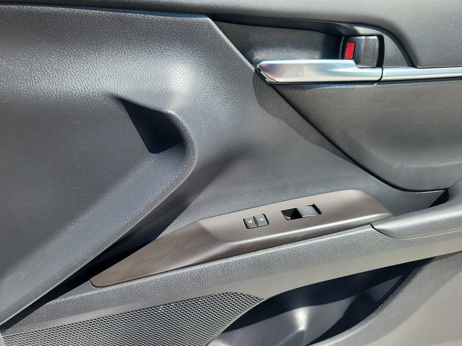 Used 2024 Toyota Camry SE FWD image 16