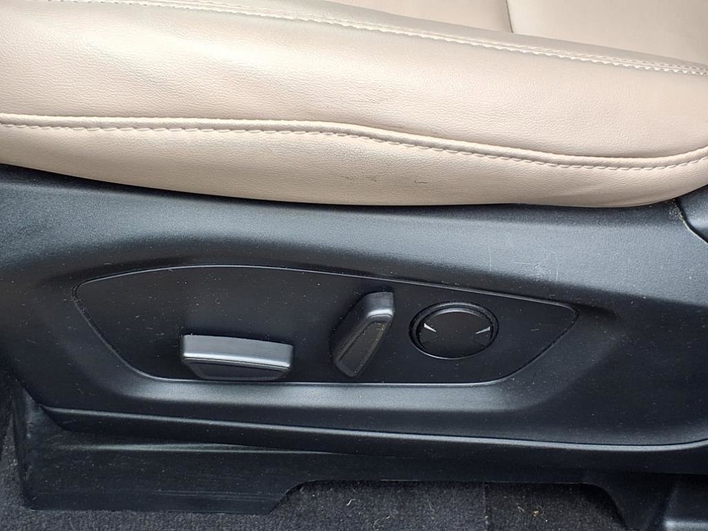 Certified 2023 Ford Explorer XLT w/ Equipment Group 202A image 4