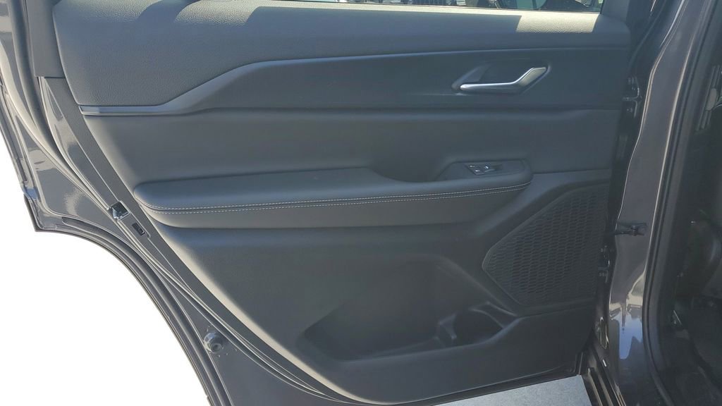 New 2025 Jeep Grand Cherokee L Altitude image 19