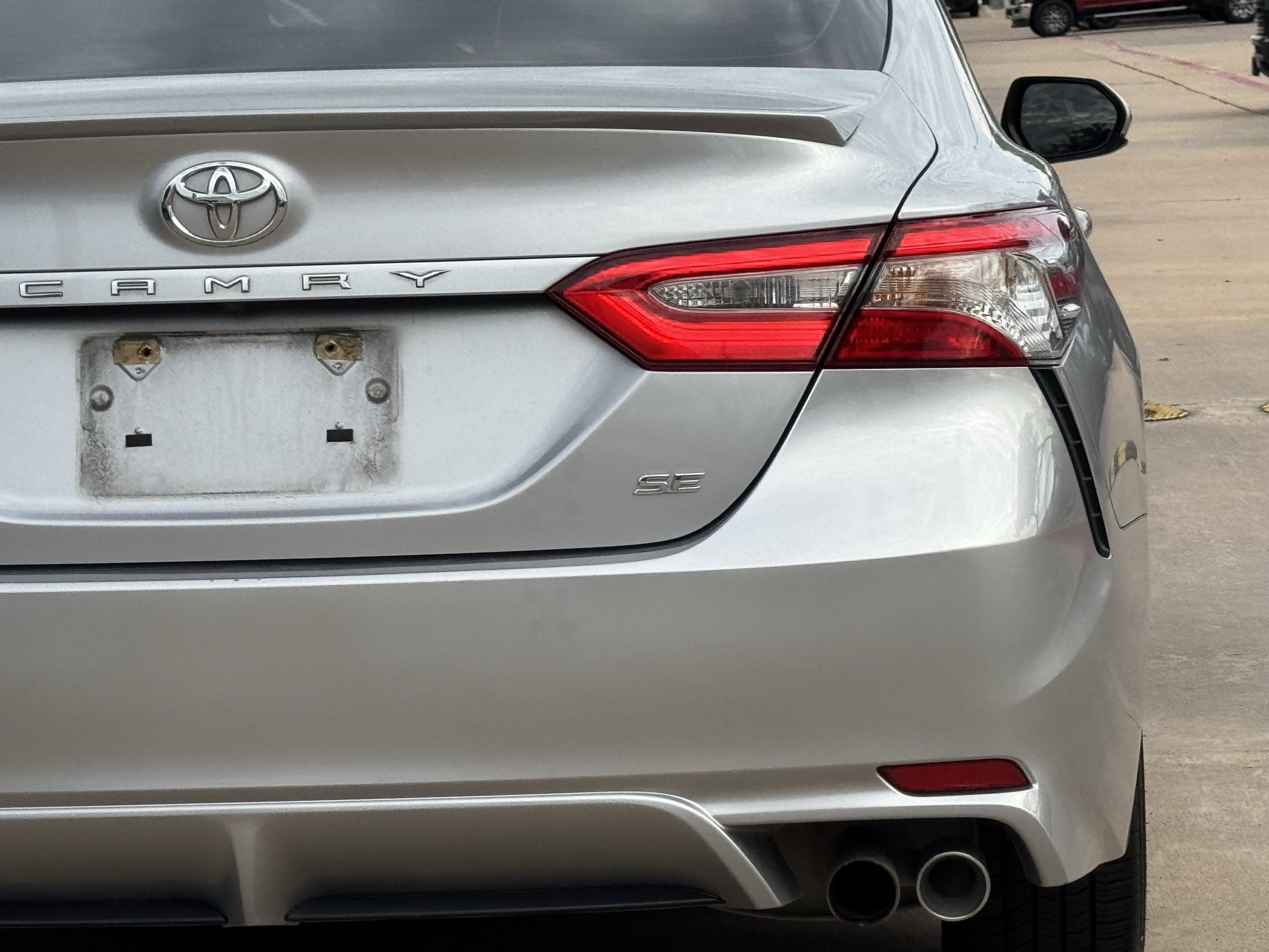 Used 2018 Toyota Camry SE FWD image 7
