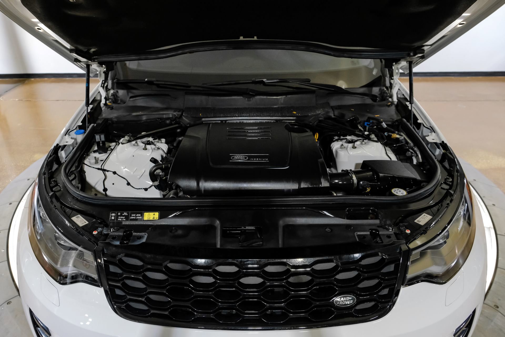 Used 2023 Land Rover Discovery S R-Dynamic image 54