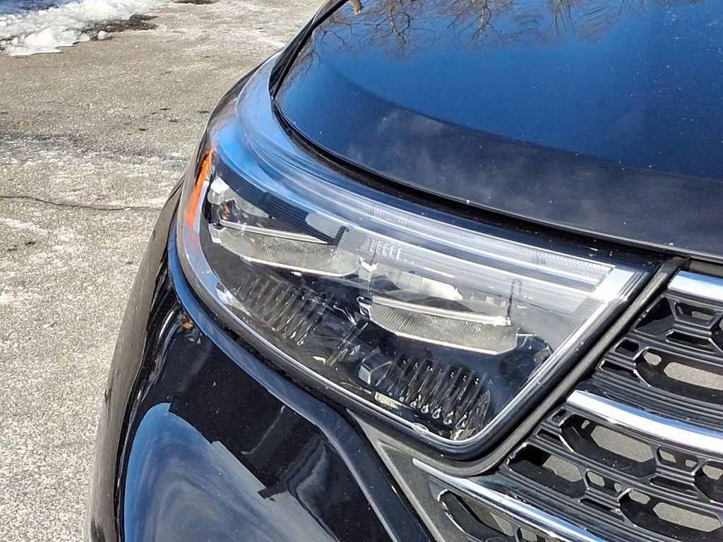 Used 2023 Ford Explorer XLT image 9