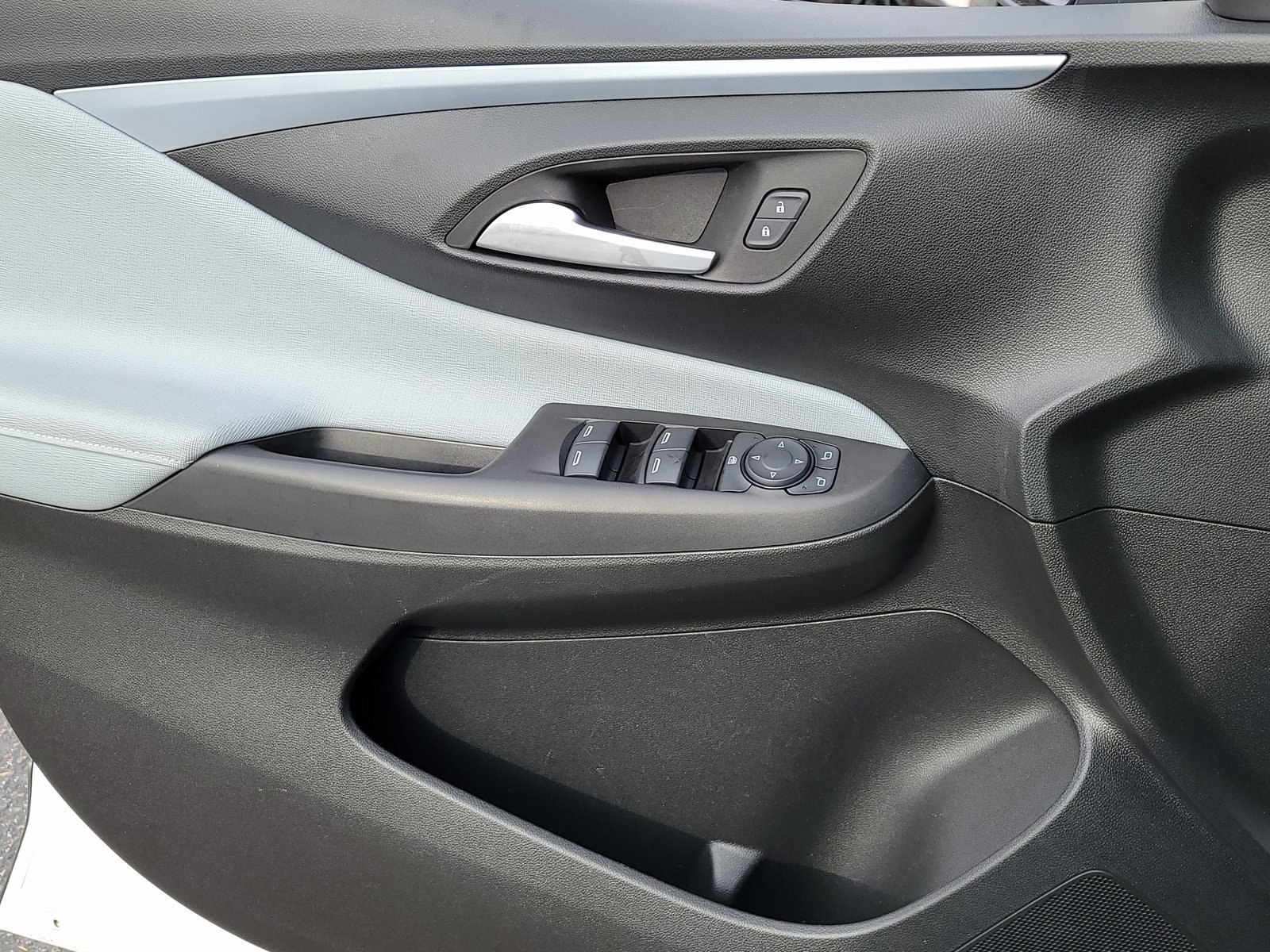 Used 2024 Buick Envista Preferred w/ Advanced Safety Package image 7