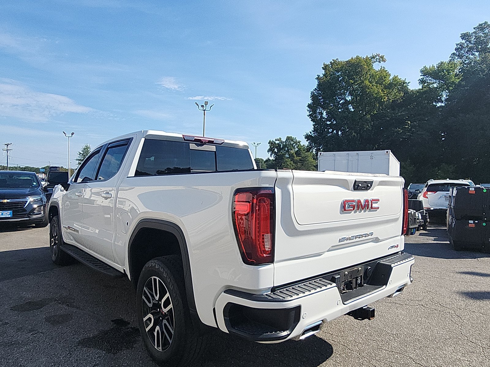 Used 2023 GMC Sierra 1500 AT4 w/ AT4 Premium Package AWD/4WD image 3