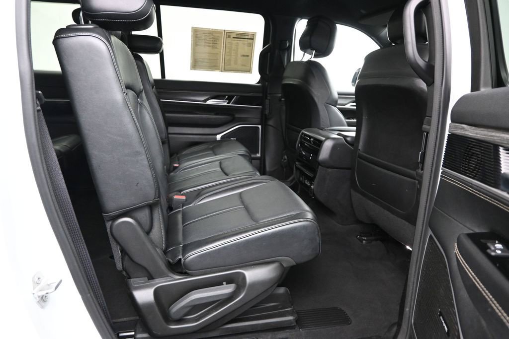 Used 2024 Jeep Wagoneer Series II AWD/4WD image 19