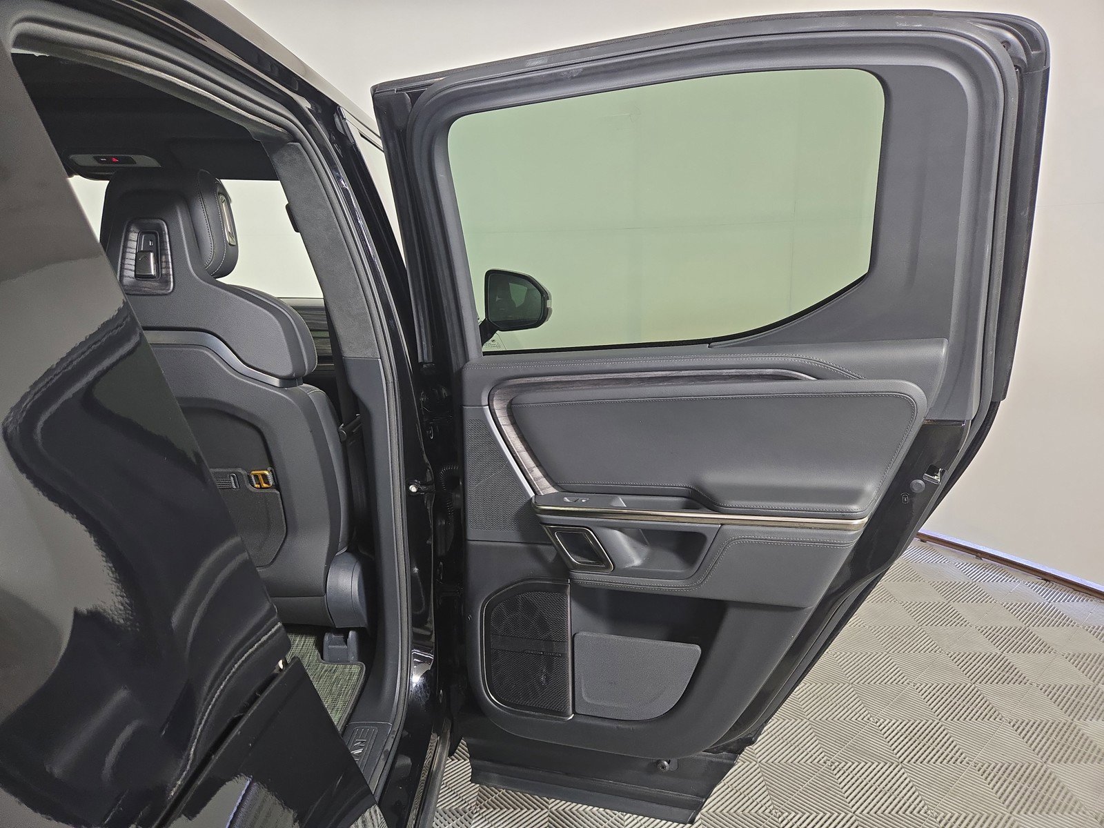 Used 2022 Rivian R1T Launch Edition image 19