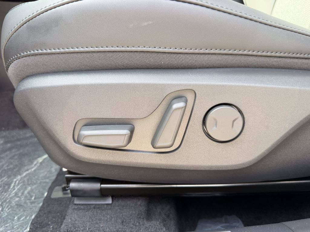 New 2026 Kia Niro EX FWD image 19
