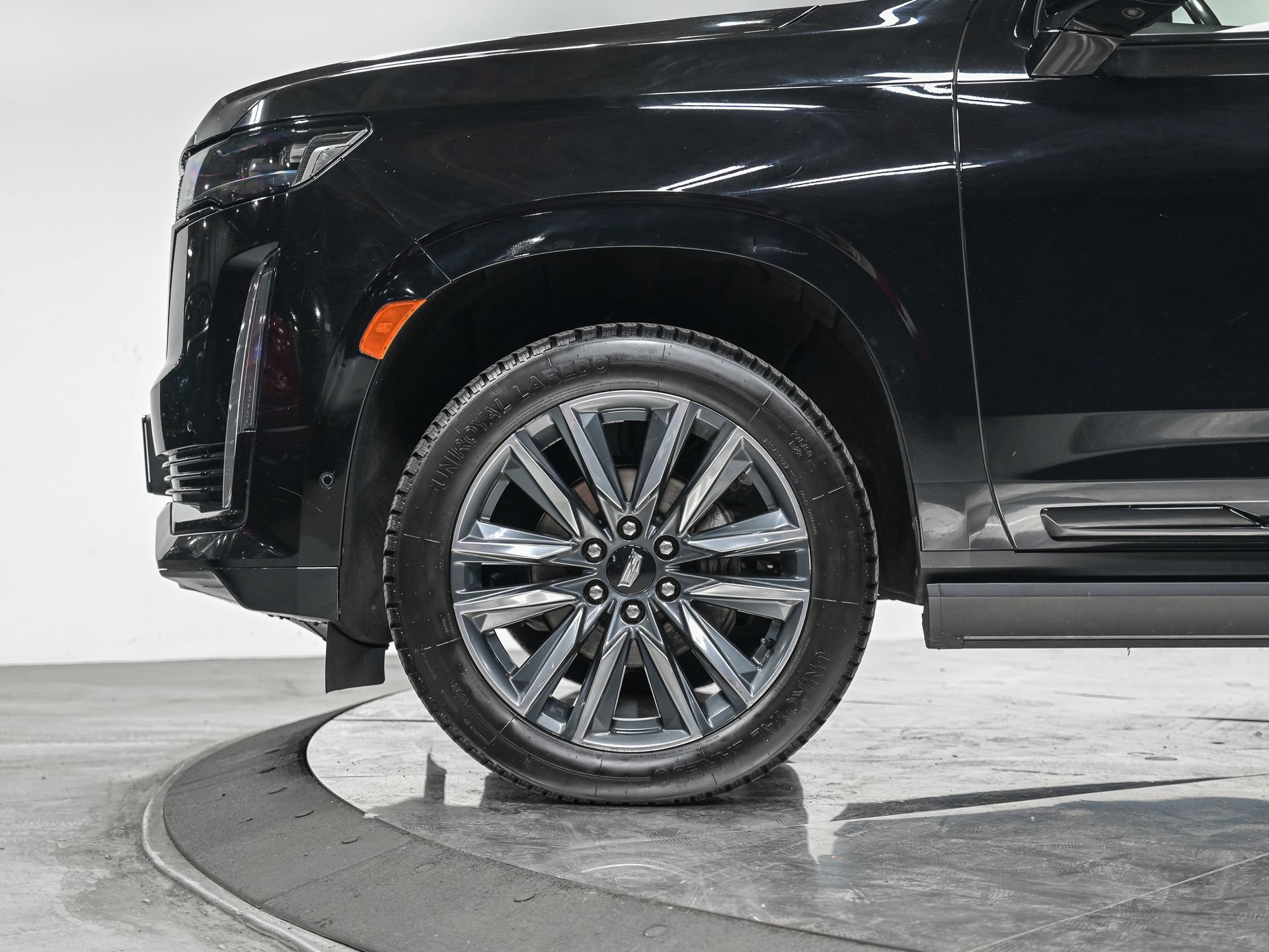 Used 2021 Cadillac Escalade ESV Sport w/ Driver Assist Tech Package AWD/4WD image 3